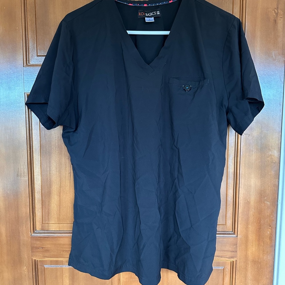 Woman’s Black V-Neck Scrub Top w/ pocket